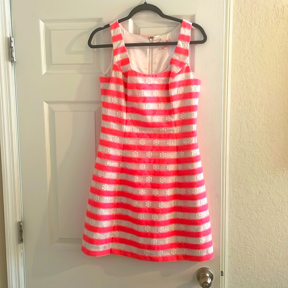 Size 6 Lilly Pulitzer dress. Only worn twice.